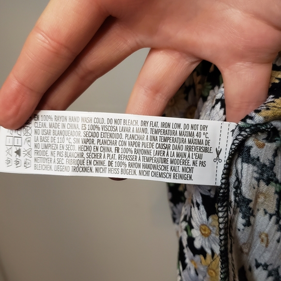 NWOT Adorable Daisy Sundress Knot Back F21 XS - Picture 8 of 9